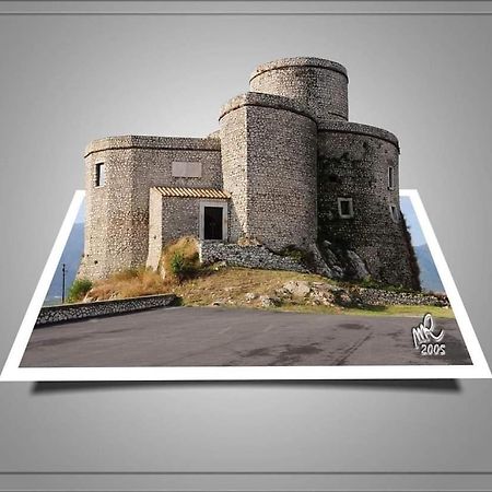 B&B Tre Passi Dalla Torre Montesarchio Exteriör bild