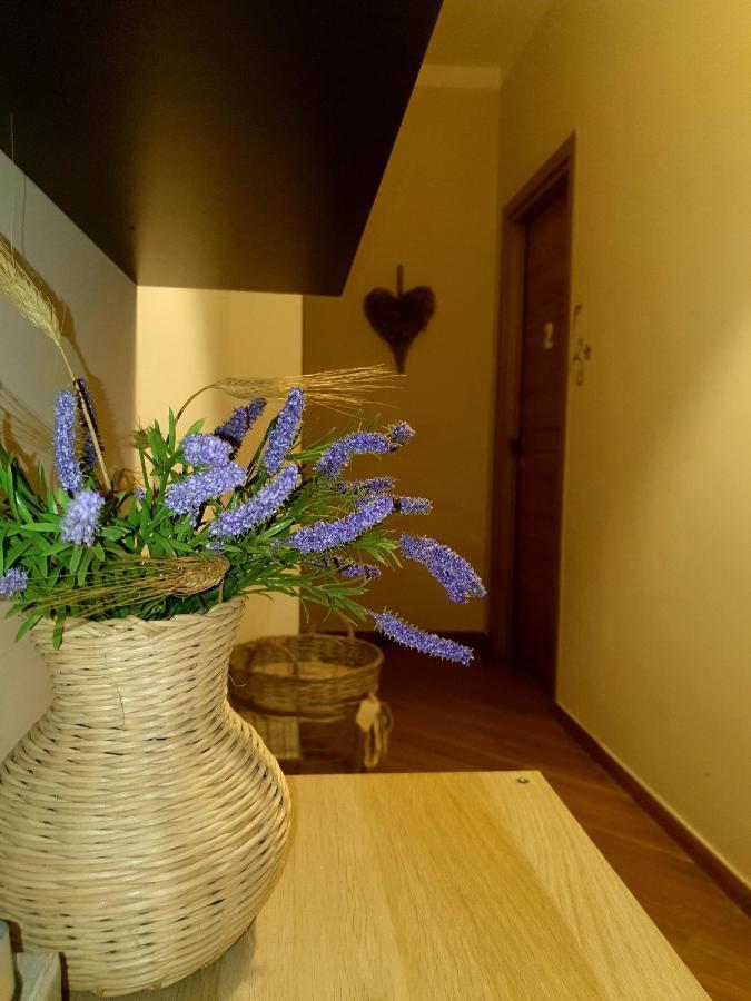 B&B Tre Passi Dalla Torre Montesarchio Exteriör bild