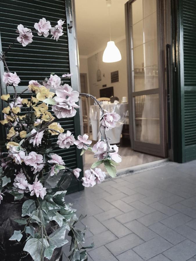 B&B Tre Passi Dalla Torre Montesarchio Exteriör bild