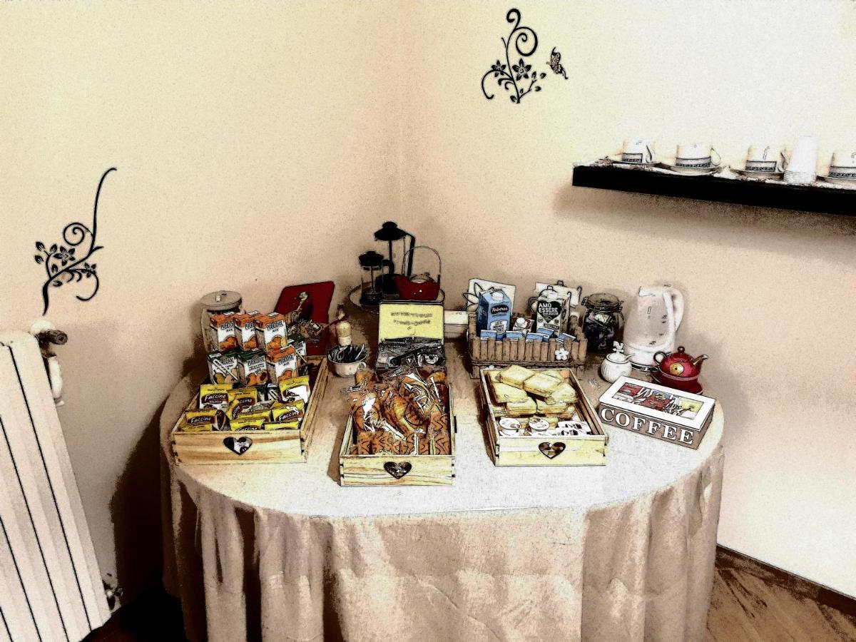 B&B Tre Passi Dalla Torre Montesarchio Exteriör bild