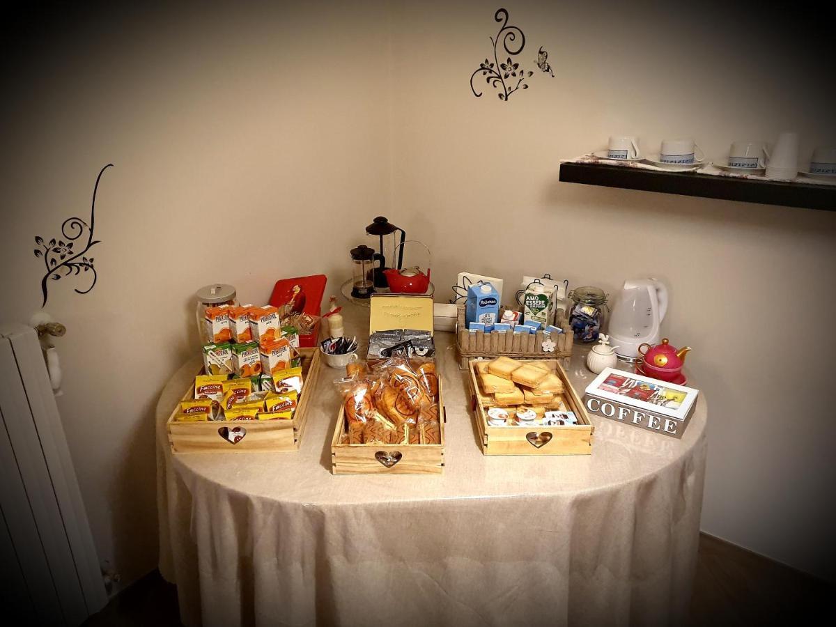 B&B Tre Passi Dalla Torre Montesarchio Exteriör bild