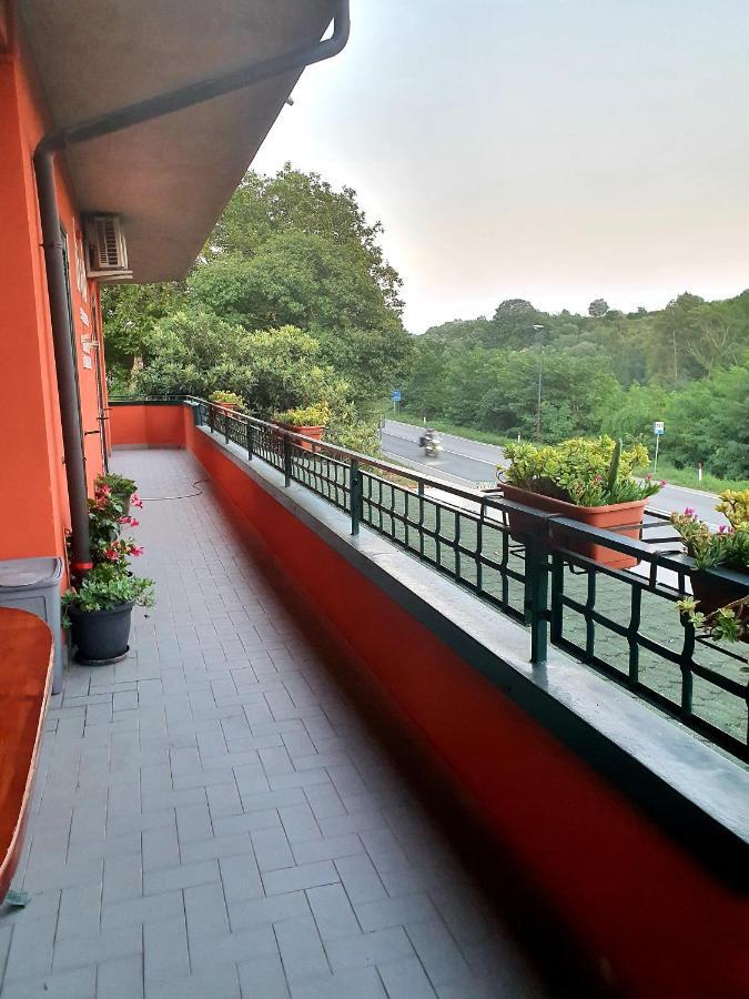 B&B Tre Passi Dalla Torre Montesarchio Exteriör bild