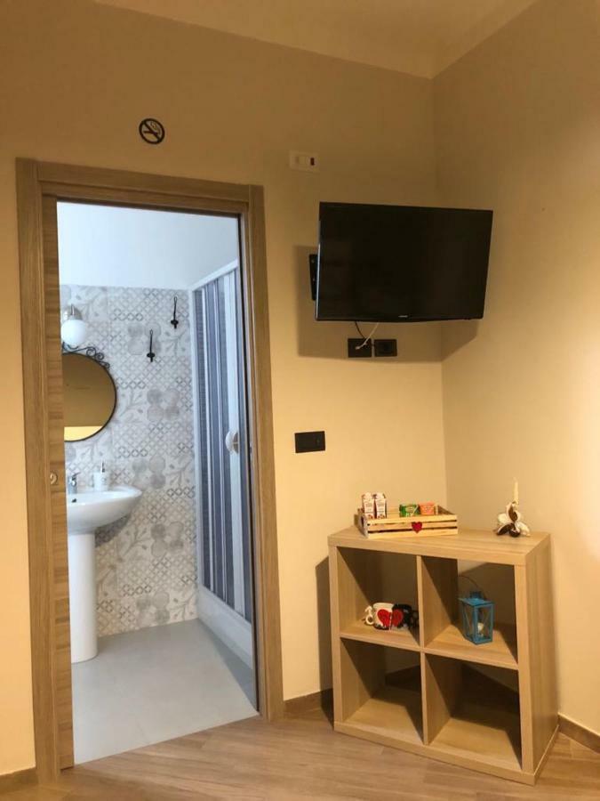 B&B Tre Passi Dalla Torre Montesarchio Exteriör bild