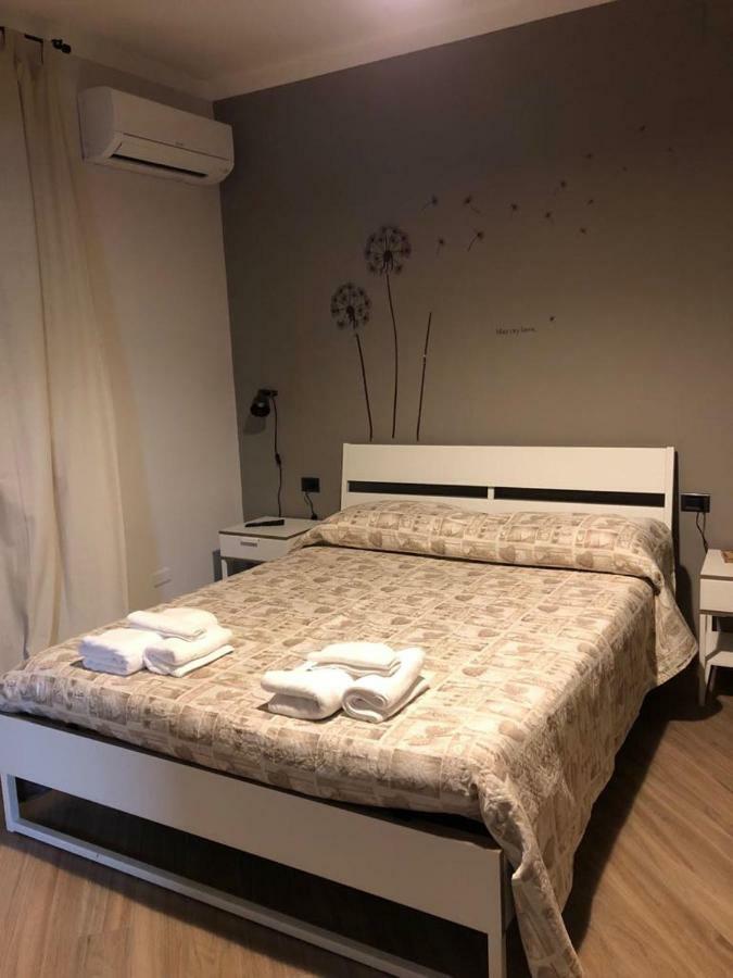 B&B Tre Passi Dalla Torre Montesarchio Exteriör bild