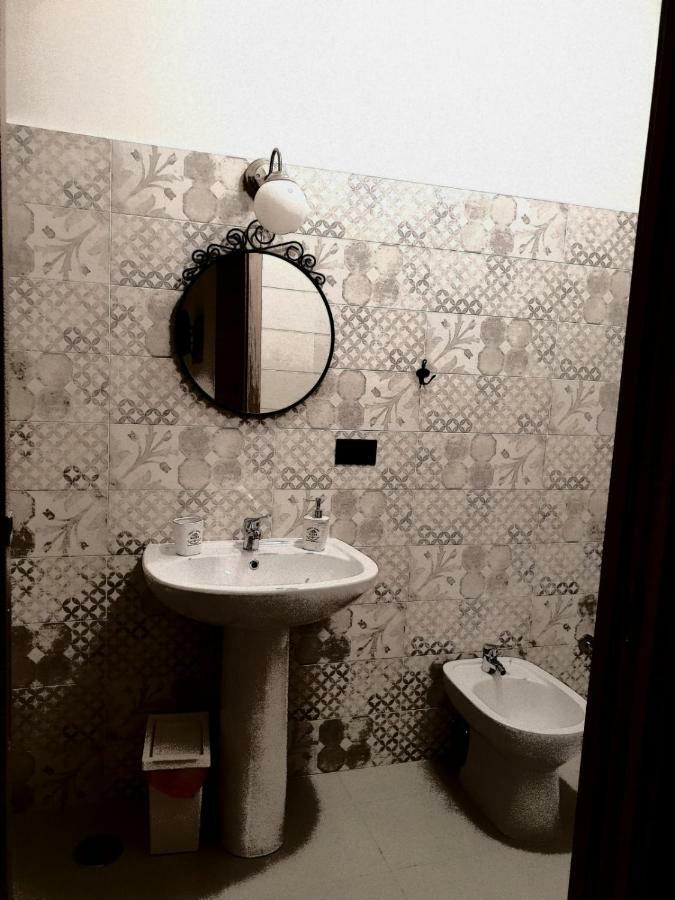 B&B Tre Passi Dalla Torre Montesarchio Exteriör bild