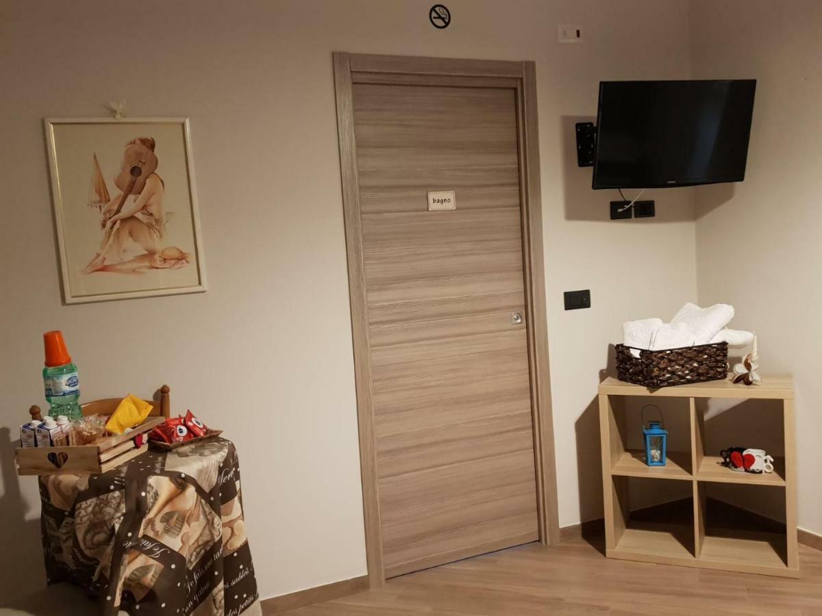 B&B Tre Passi Dalla Torre Montesarchio Exteriör bild