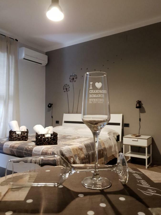 B&B Tre Passi Dalla Torre Montesarchio Exteriör bild