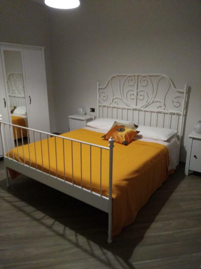 B&B Tre Passi Dalla Torre Montesarchio Exteriör bild